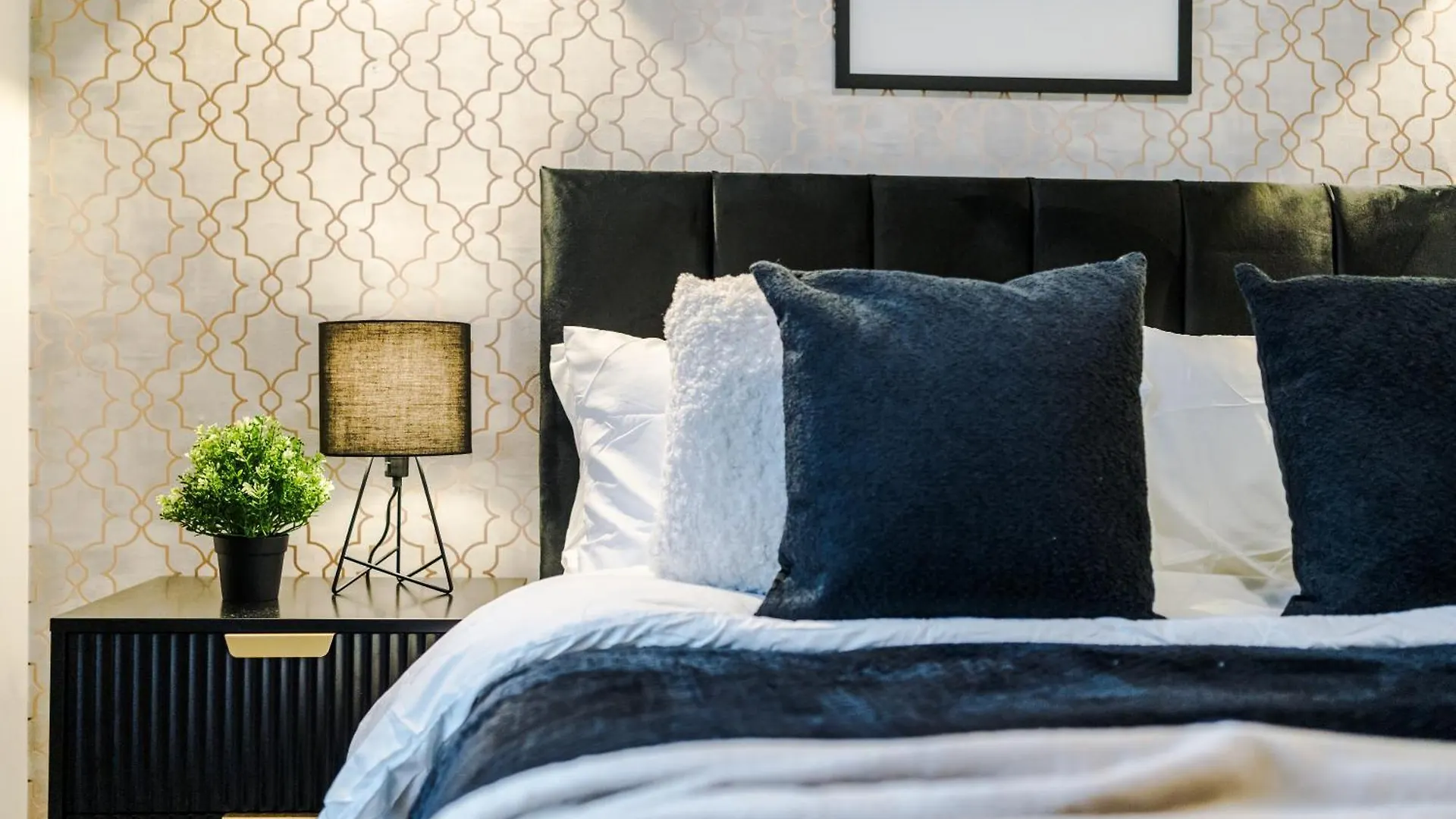 Boutique Central York Apartments Sleep 12