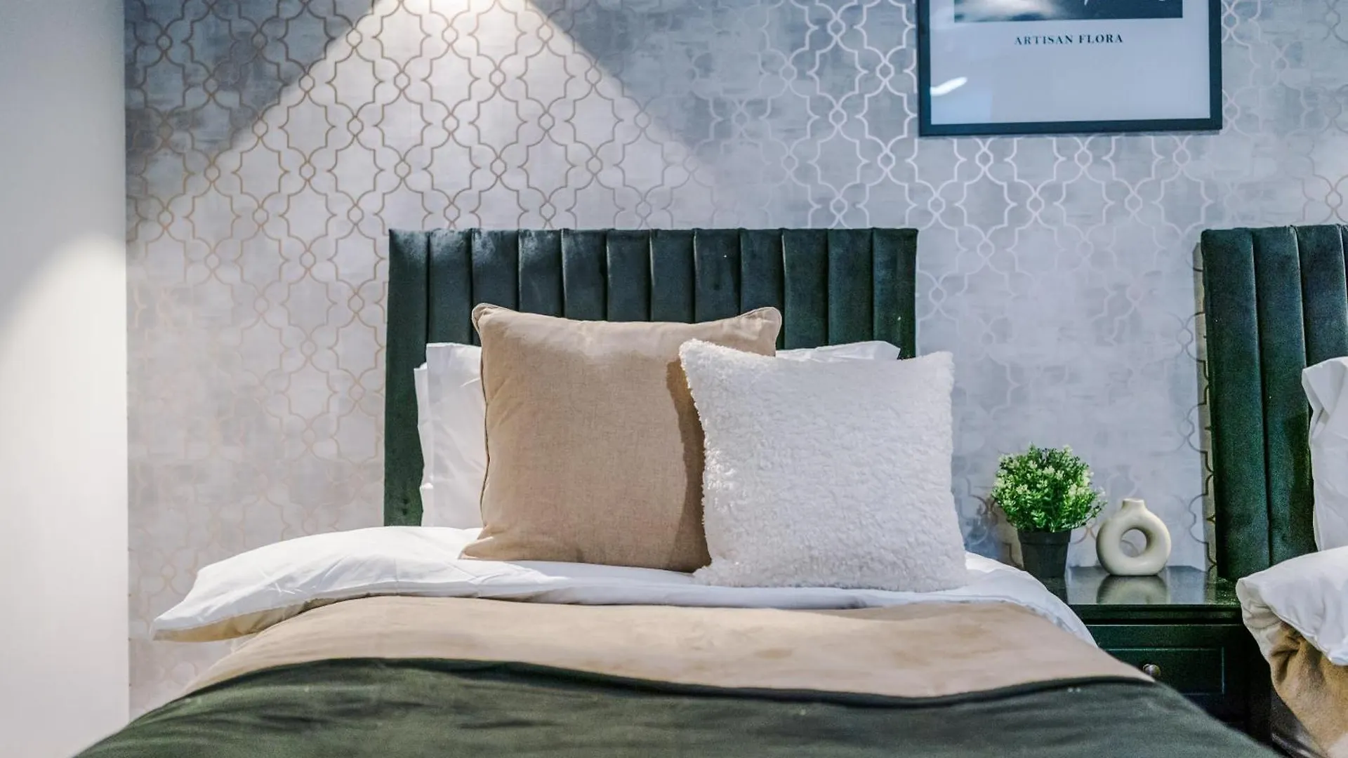 Boutique Central York Apartments Sleep 12