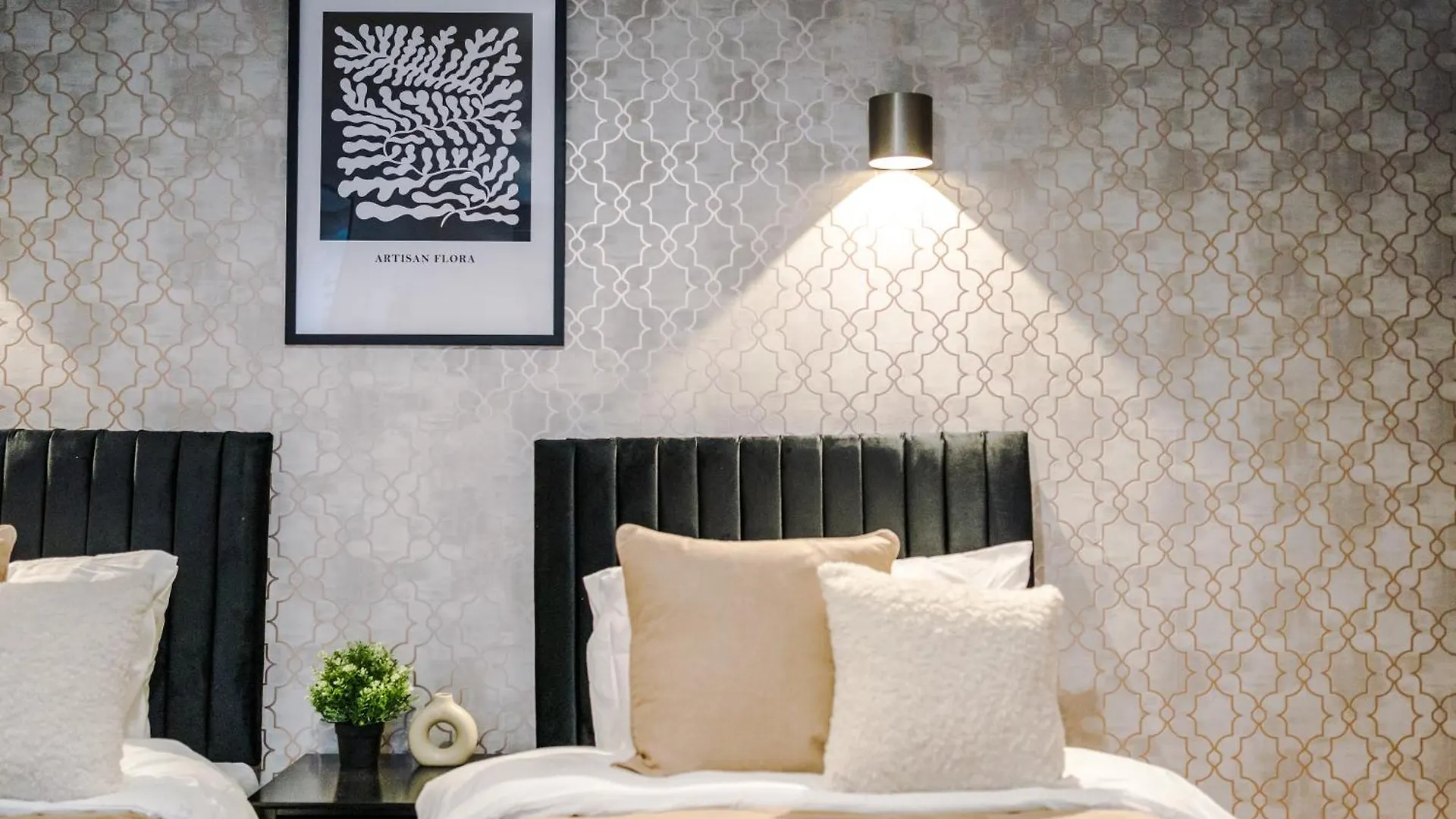 Boutique Central York Apartments Sleep 12