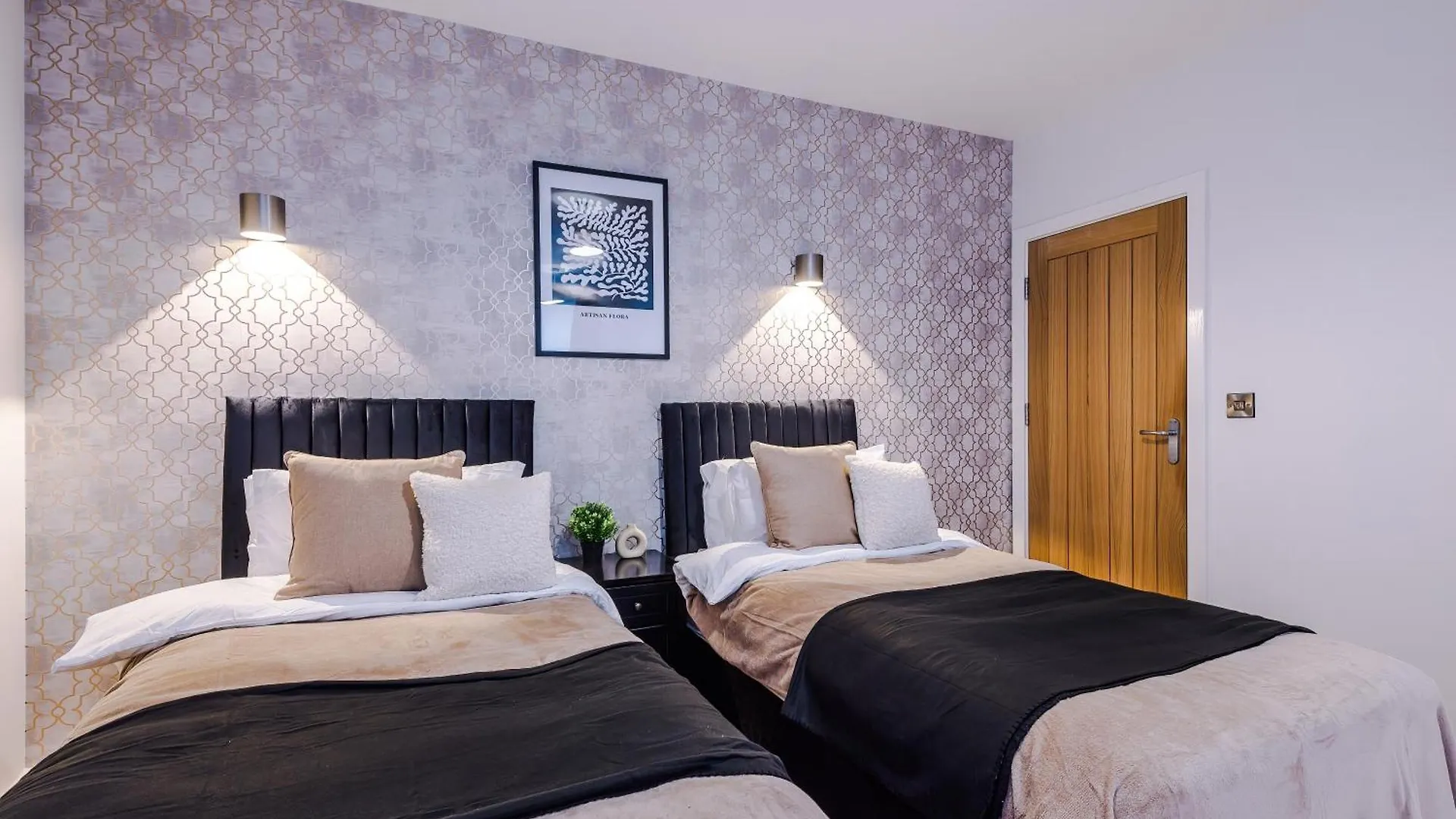 Boutique Central York Apartments Sleep 12