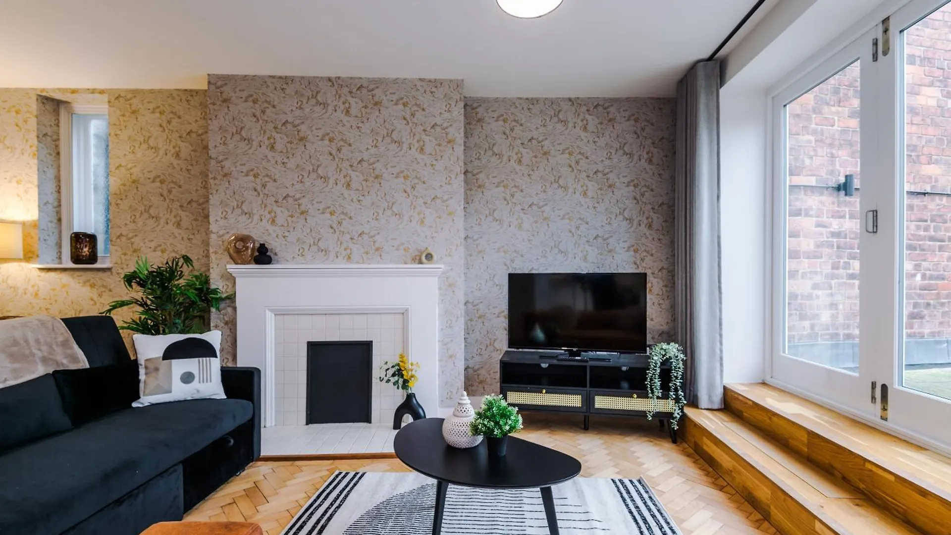 Boutique Central York Apartments Sleep 12