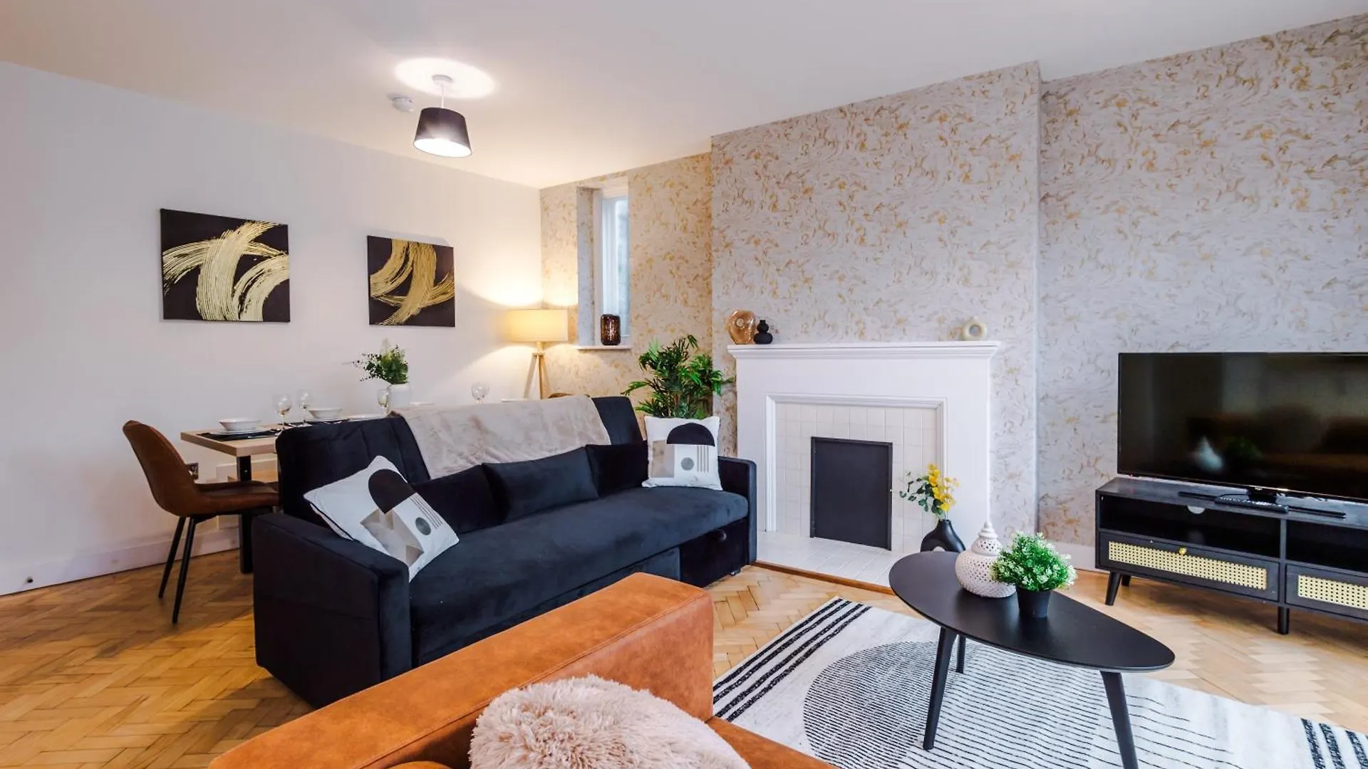Boutique Central York Apartments Sleep 12