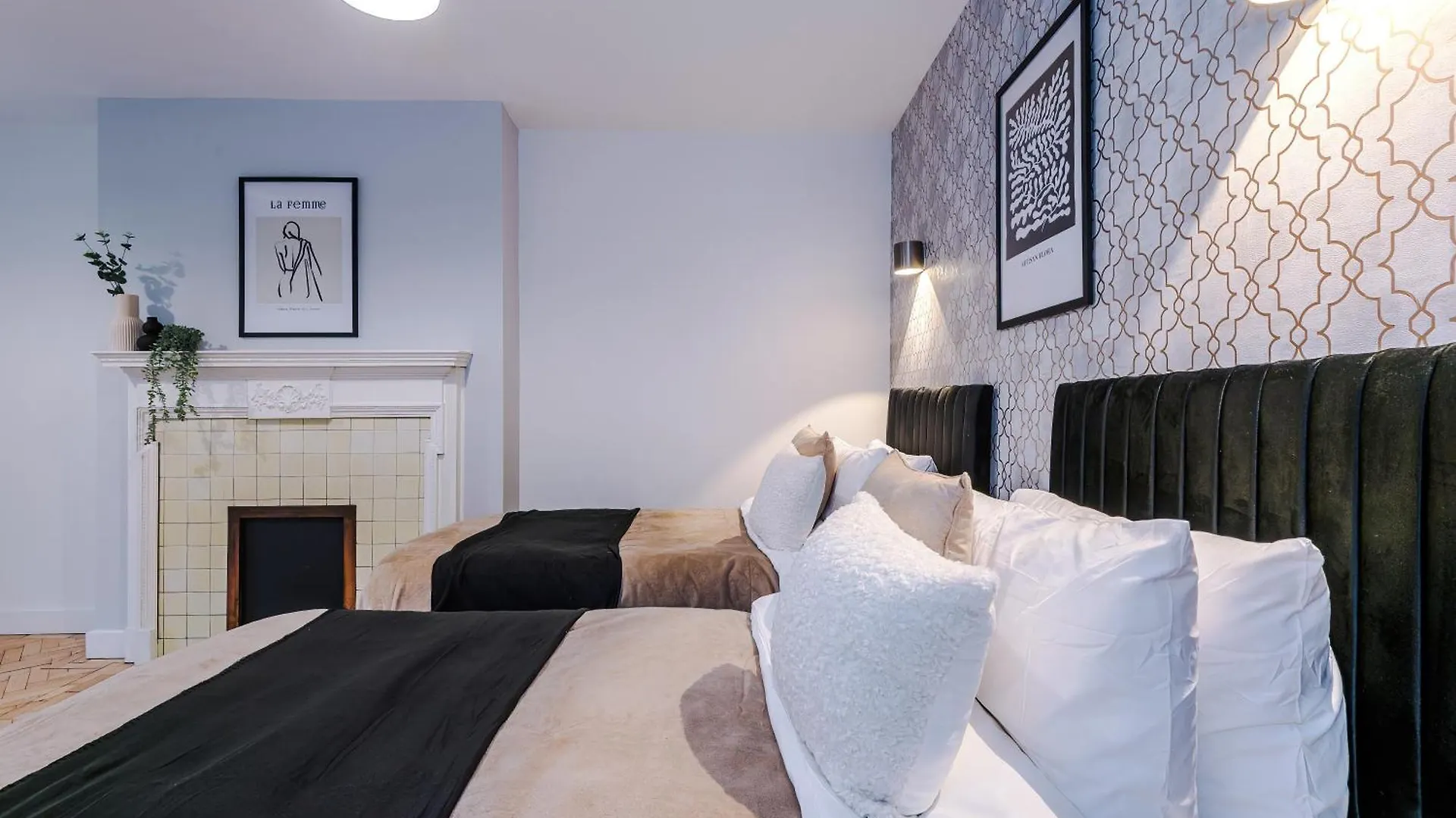 Boutique Central York Apartments Sleep 12 0*,