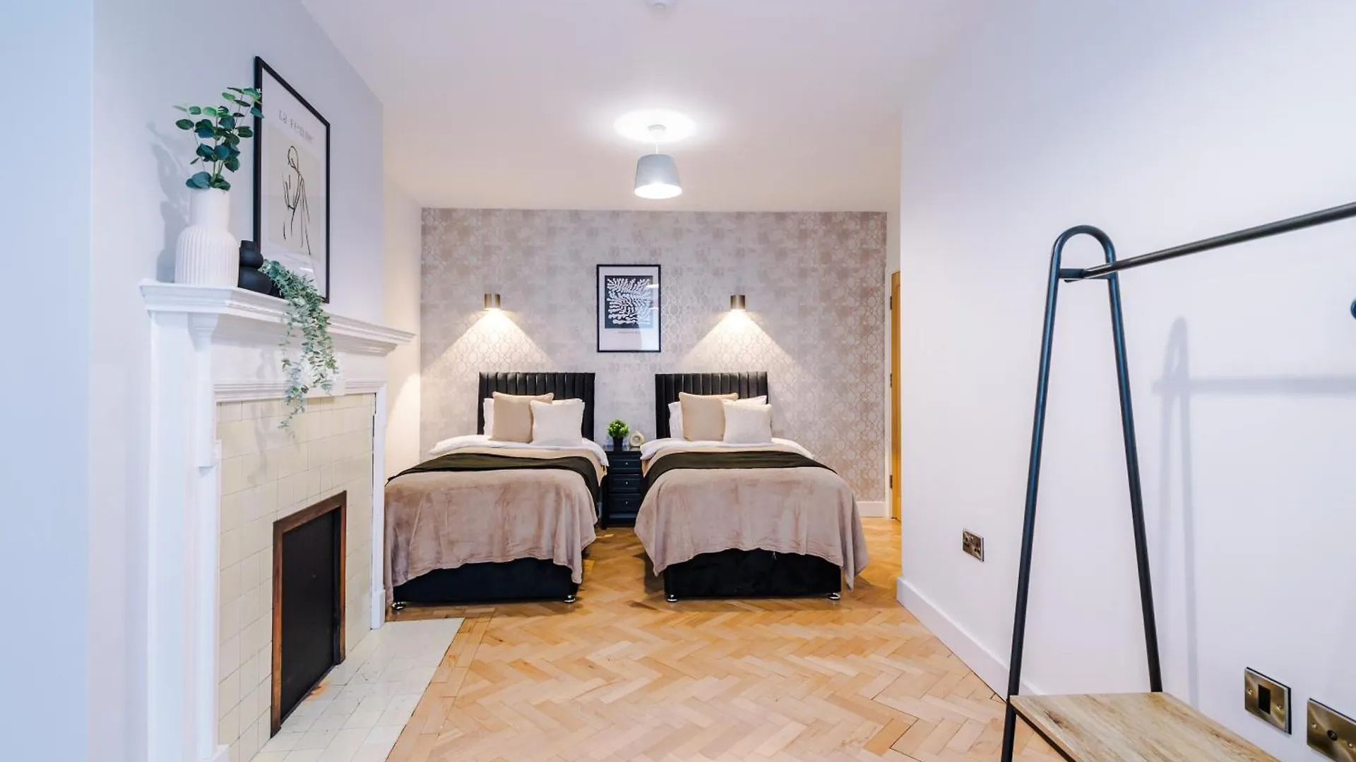 Boutique Central York Apartments Sleep 12