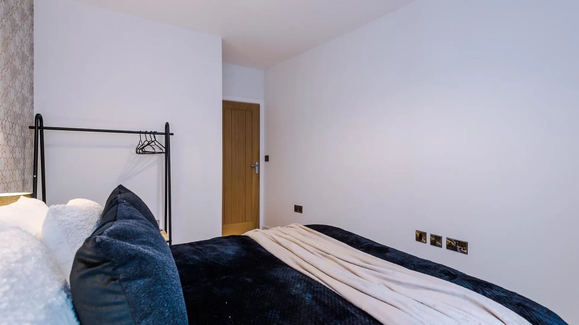 Boutique Central York Apartments Sleep 12