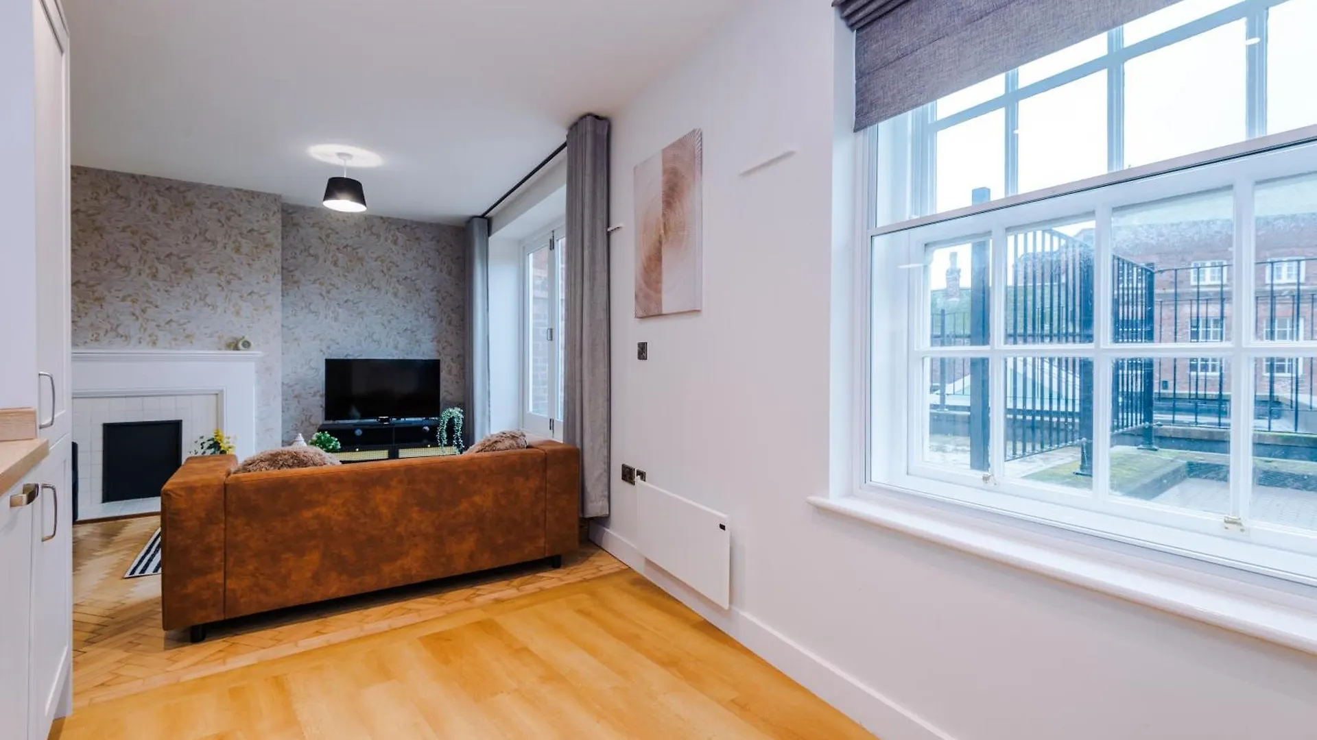 Boutique Central York Apartments Sleep 12
