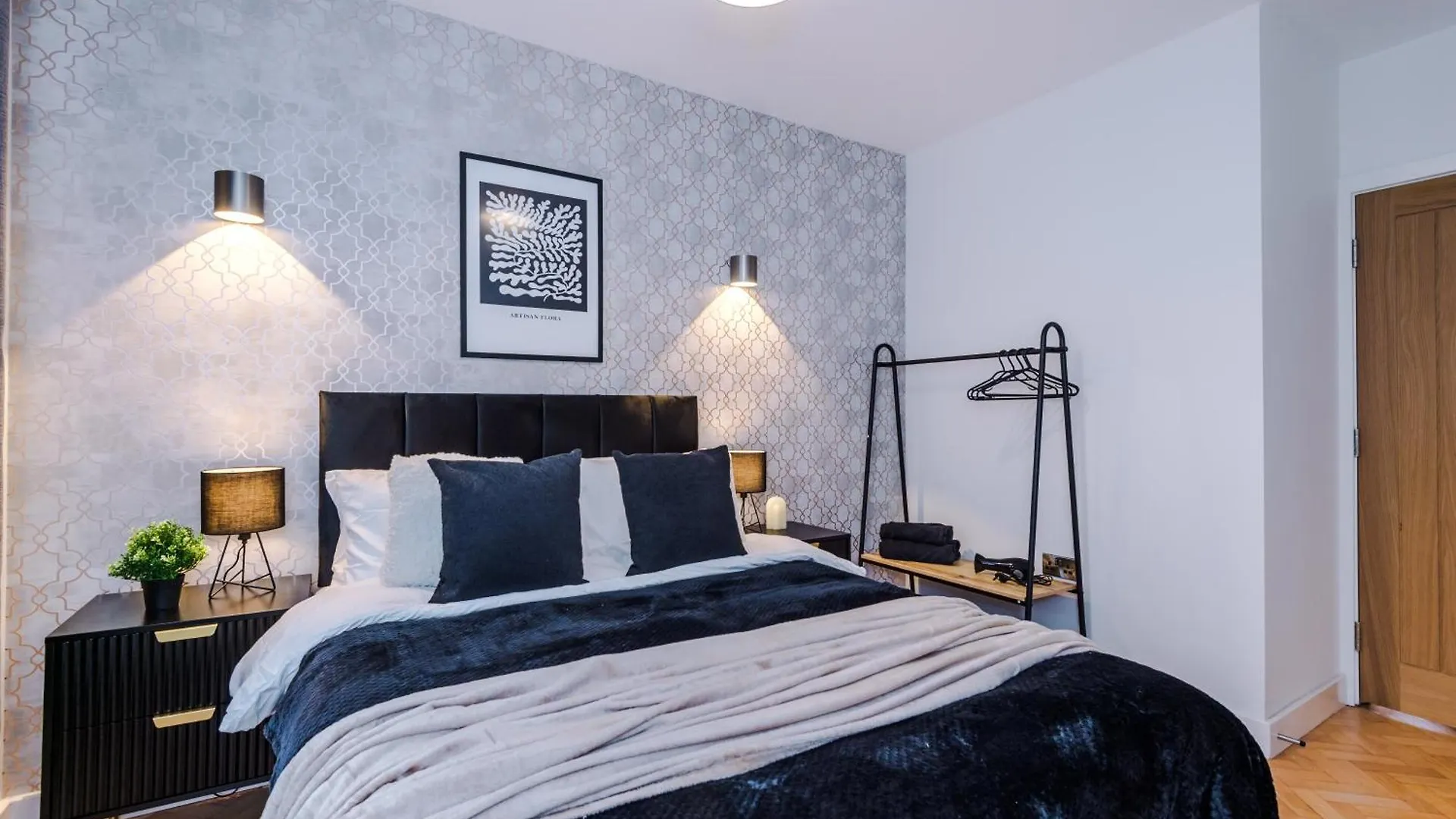 Boutique Central York Apartments Sleep 12
