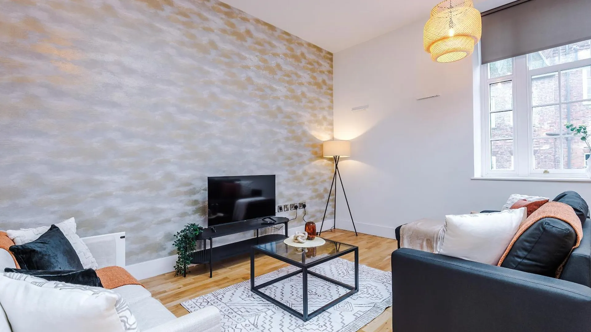 Boutique Central York Apartments Sleep 12