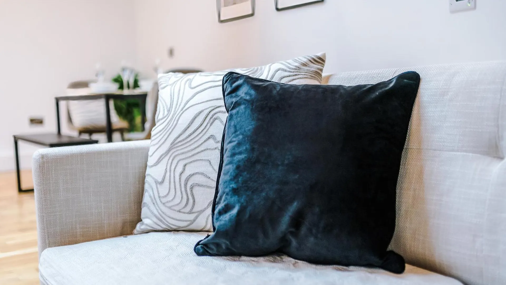 Boutique Central York Apartments Sleep 12