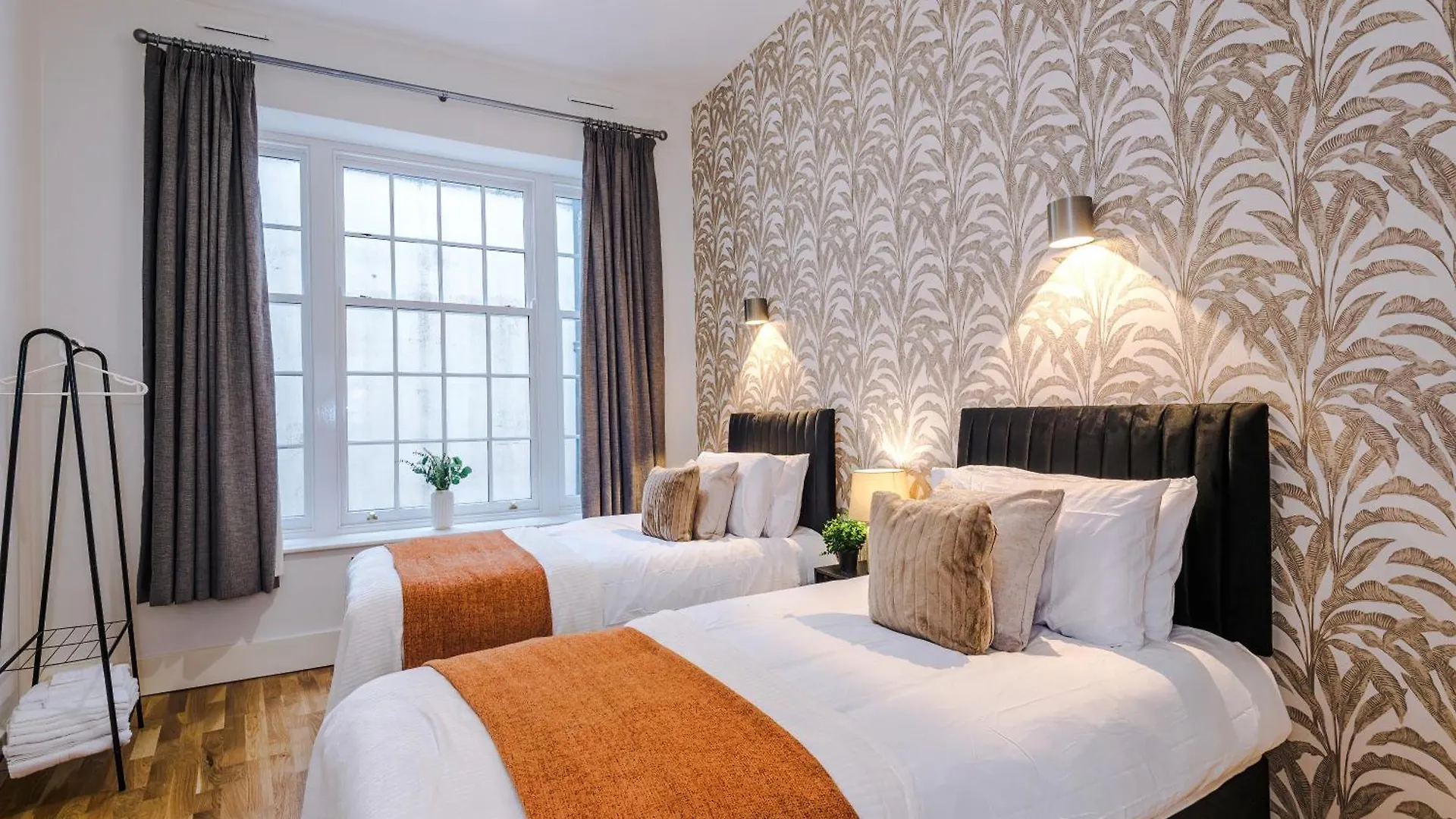 Boutique Central York Apartments Sleep 12