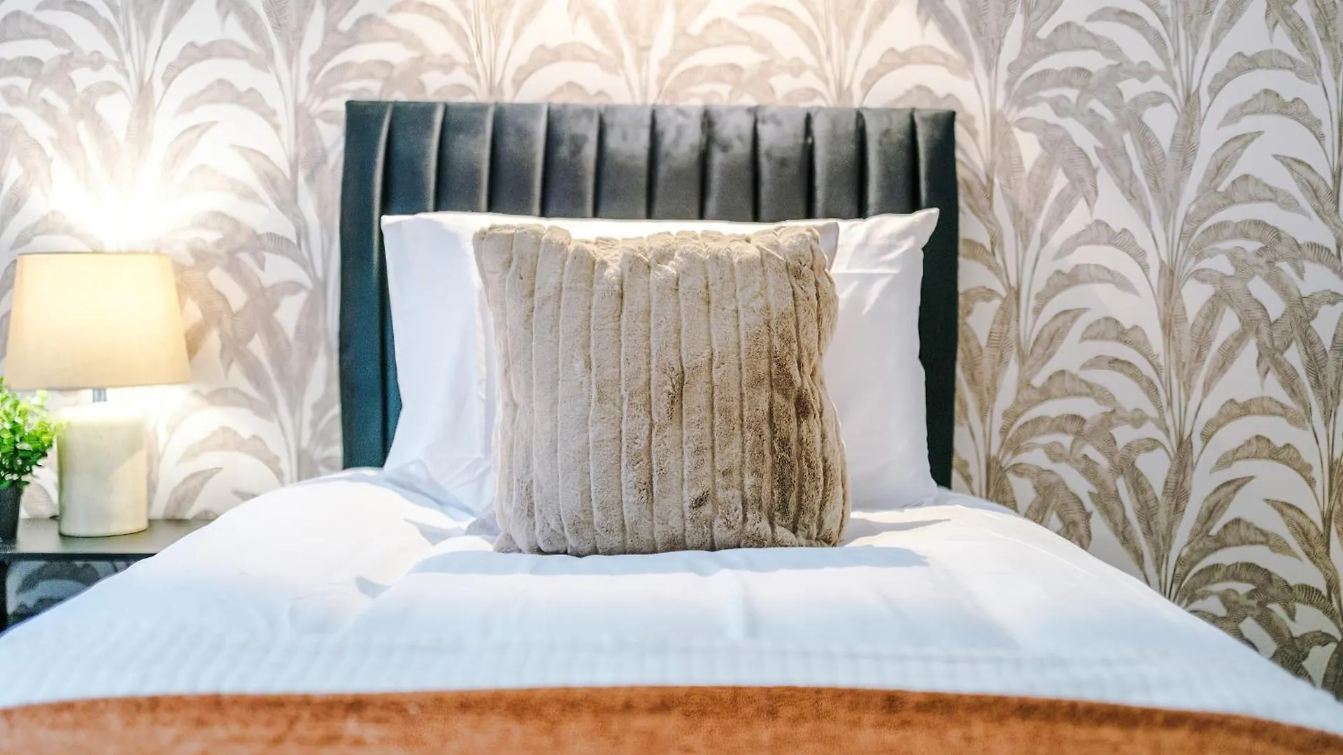 Boutique Central York Apartments Sleep 12